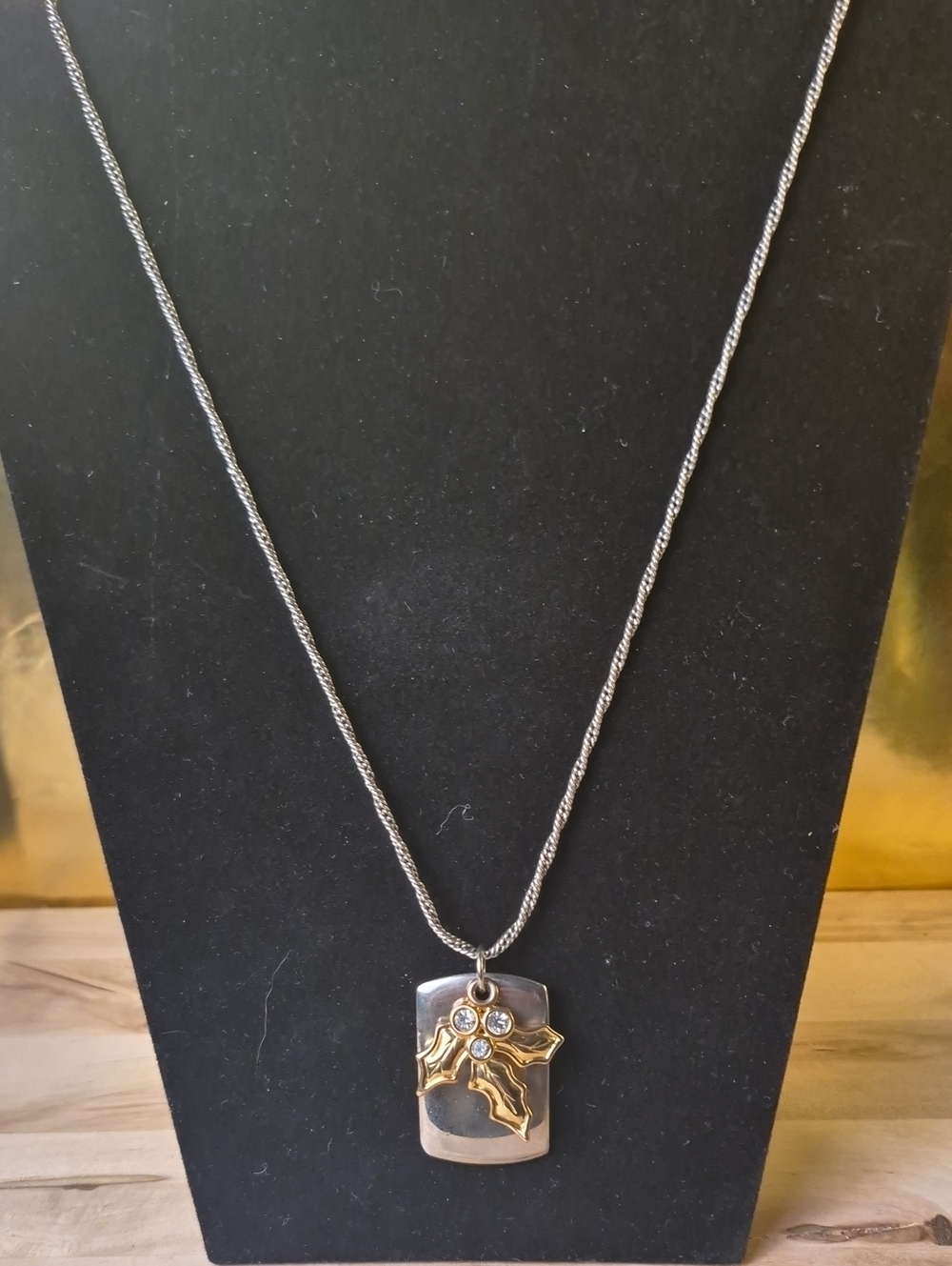 Liz Claiborne Two-Tone Silver and Gold Holly Pendant Necklace 19"